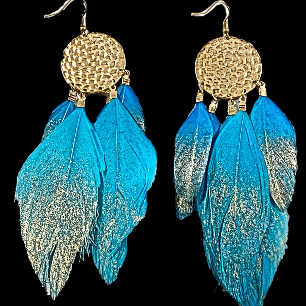 Teal Feather Earrings with Gold Circles - Boho Elegance for Every Occasion! 💙✨